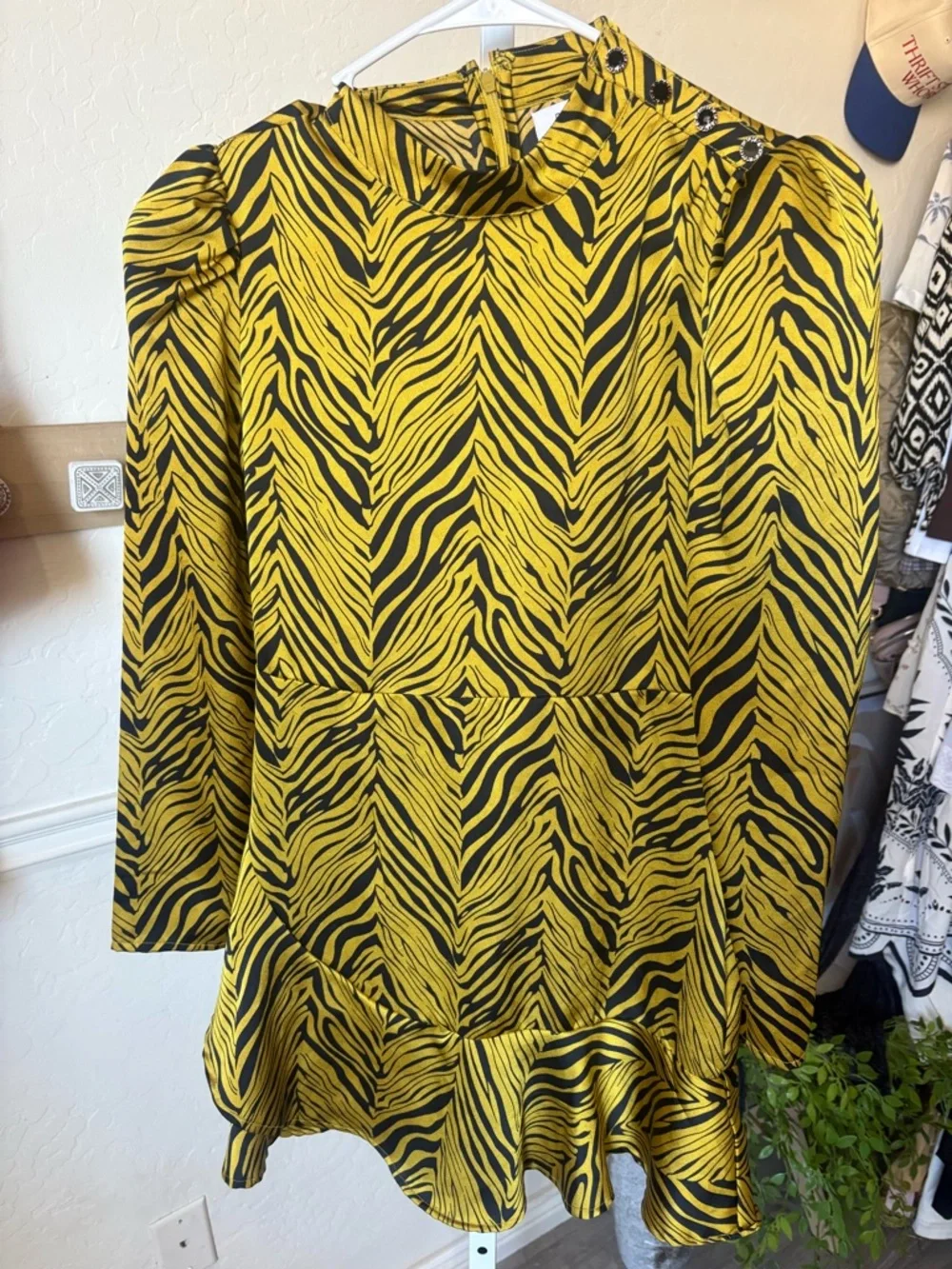 $349 Rahi Women's Yellow Black Puff-Sleeve Mock-Neck Ruffled Tiger Mini Dress M - Picture 2 of 10